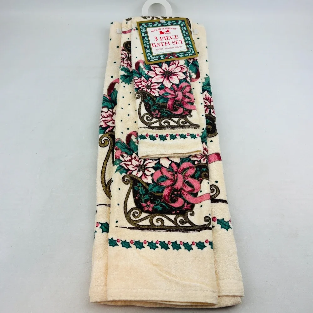 Vintage Cecil Saydah Holiday Traditions Poinsettia Sleigh 3 Piece Bath Towel Set